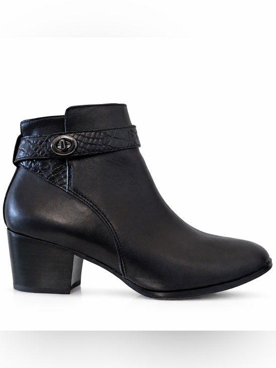 Coach Shoes - COACH Patricia Black Leather Ankle Boots Turnlock Block Heel Booties Size 6